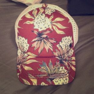 Roxy truckers hat